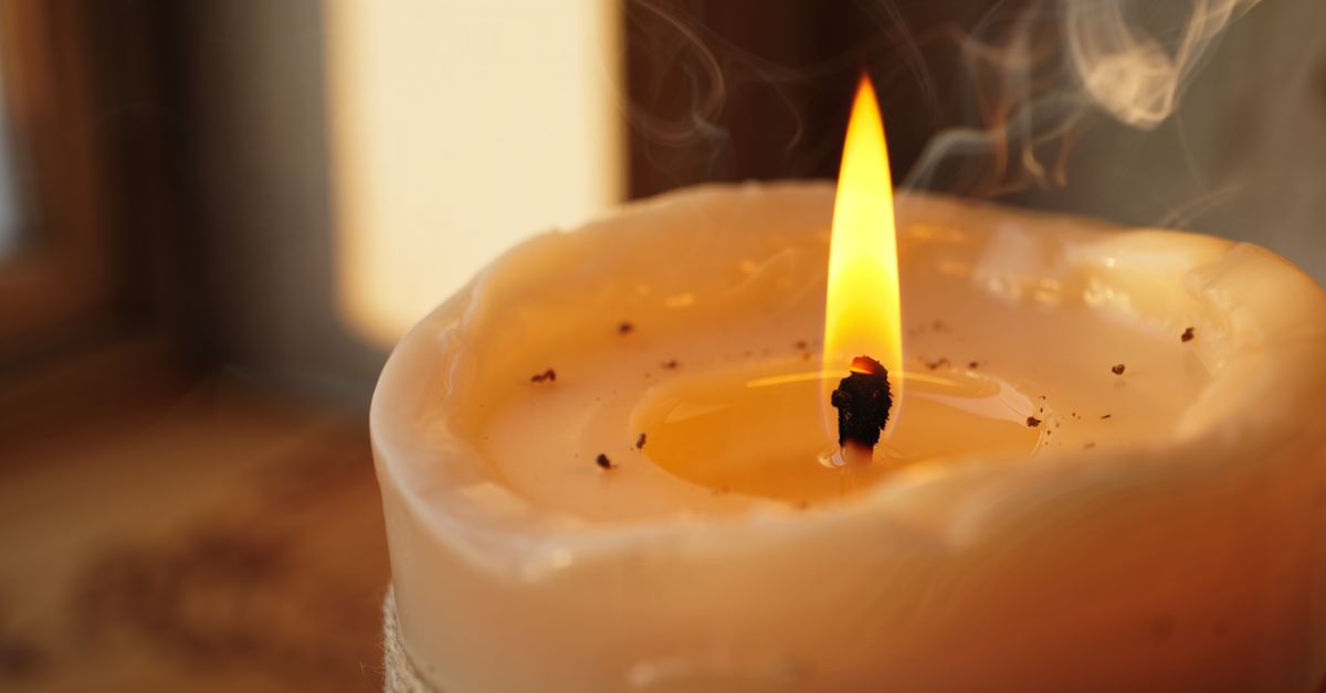 Warum rußt eine Kerze? Die 7 häufigsten Ursachen und wie du sie vermei – Dreyscandles