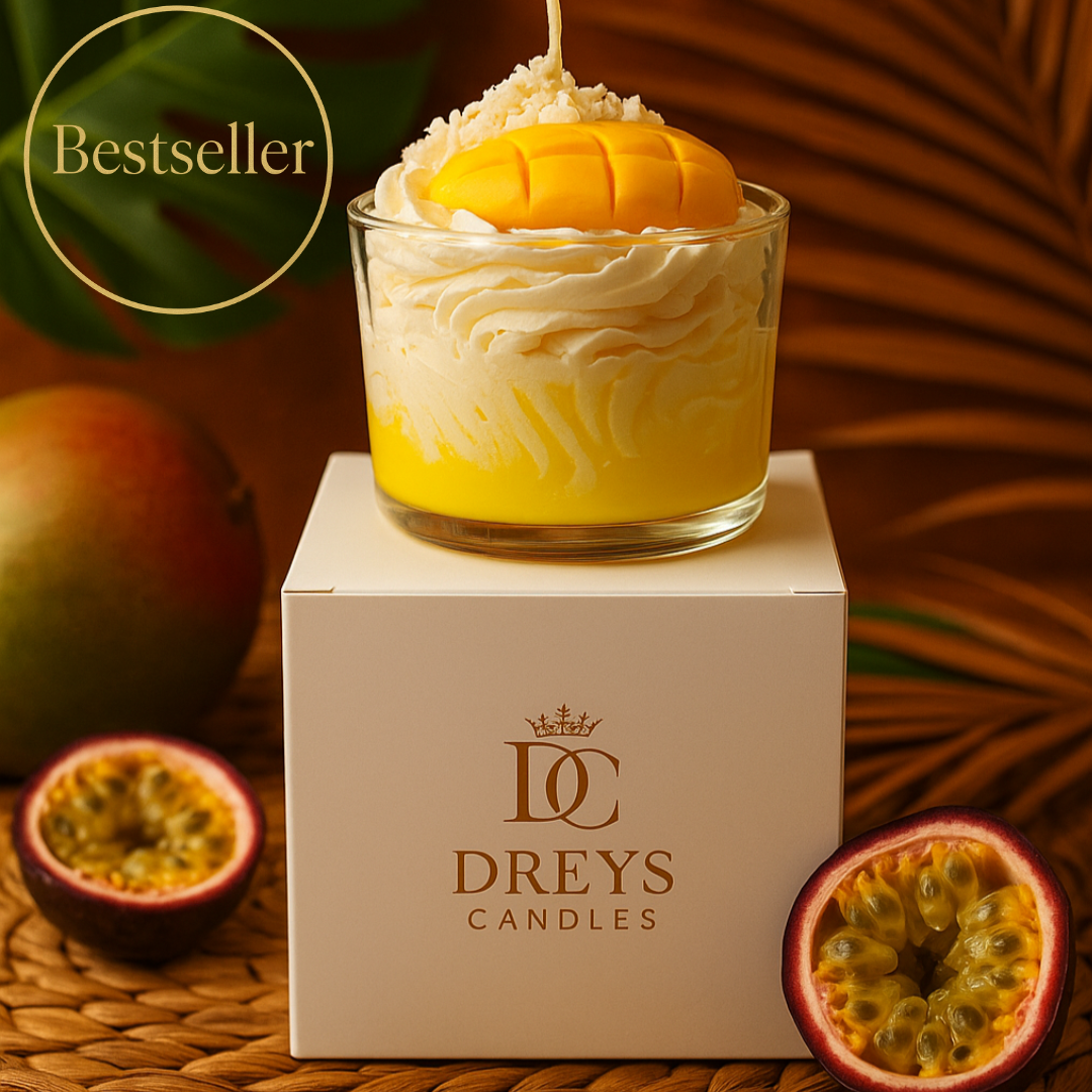 Tropische Duftkerze aus Sojawachs mit Passionsfrucht-, Mango- und Vanillenote – sorgt für warmes Licht & exotisches Ambiente.